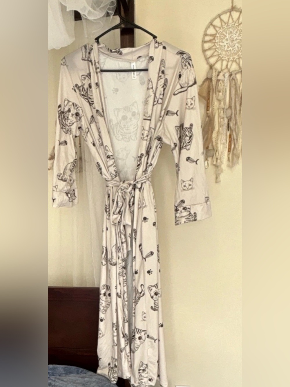 Cat Print Tie-Waist Robe in Cream and Black